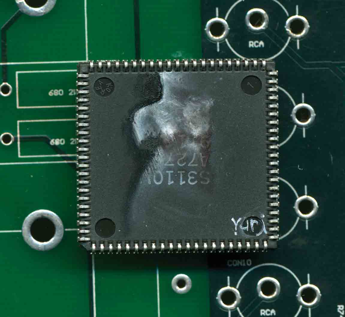 yuri-zupancic-microchip-art-desene-microcipuri-2