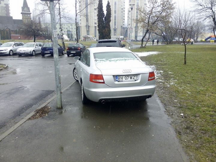 parcare-trotuar-centrul-civic-brasov